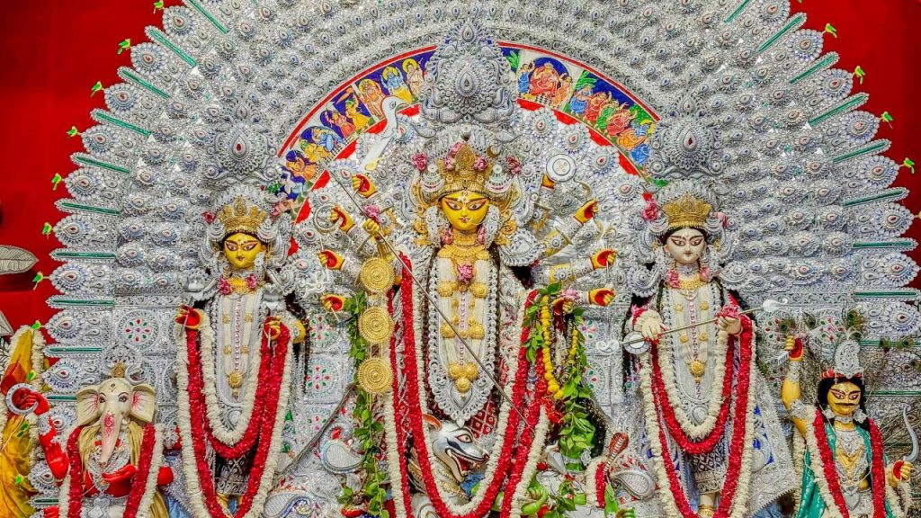 इस साल रामनवमी 26 मार्च को पड़ रही है, जो नवरात्रि के आठवें दिन आती है. इस दिन भगवान राम के जन्मोत्सव के रूप में विशेष पूजा और धार्मिक कार्यक्रम आयोजित किए जाते हैं.