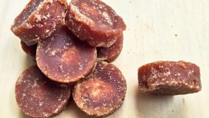 आप जो गुड़ खा रहे हैं, कहीं वो जहर तो नहीं? बस इस एक टेस्ट से घर बैठे करें मिलावट की पहचान आप जो गुड़ खा रहे हैं, कहीं वो जहर तो नहीं? बस इस एक टेस्ट से घर बैठे करें मिलावट की पहचान