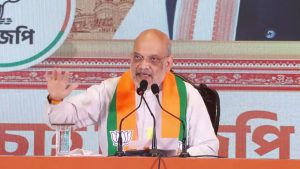 BJP Manifesto: पीएम किसान के लाभार्थियों को 9000 रुपये देने का वादा, महिलाओं को भी हर महीने मिलेंगे 3000