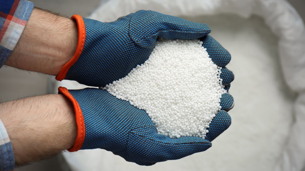 Urea Production Expected Rise 11 Percent In April Up 25 58 Lakh Tonnes Stock Left