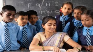 Govt Jobs: इस राज्य में निकली 11,000 टीचर पदों पर भर्ती, बिना परीक्षा होगा चयन… आखिरी तारीख करीब