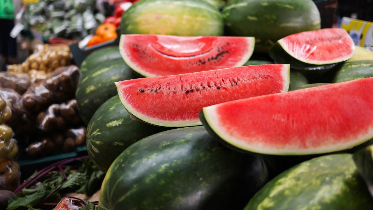 Tips And Tricks How To Identify Sweet Watermelon Meethe Tarbuj Ki Pehchan Kaise Kare