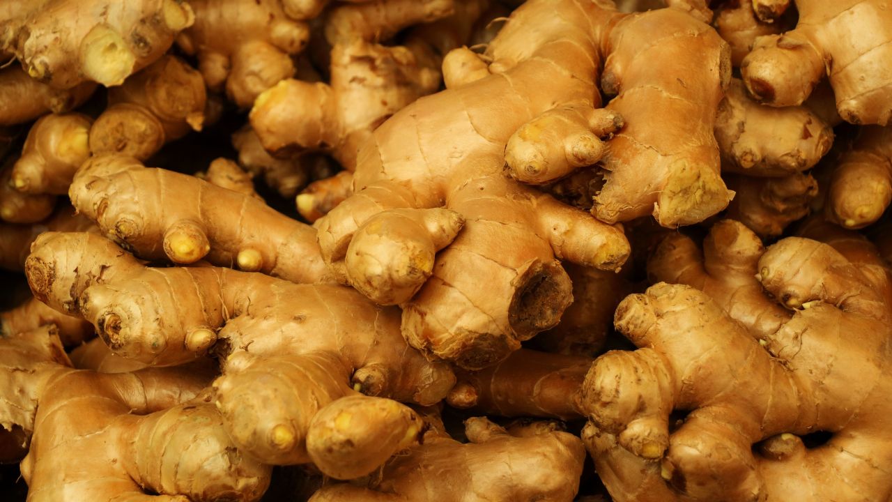 Ginger Storage Tips How To Keep Adrak Fresh For Long Time Kitchen Hacks Natural Food Preservation