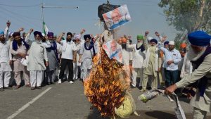 किसानों का ऐलान पेट्रोल-डीजल के दाम कम न हुए तो आंदोलन करेंगे, चक्काजाम कर नारेबाजी किसानों का ऐलान पेट्रोल-डीजल के दाम कम न हुए तो आंदोलन करेंगे, चक्काजाम कर नारेबाजी