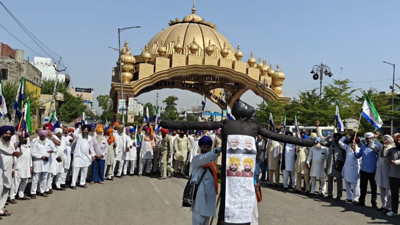All India Kisan Mazdoor Morcha Farmers Nationwide Protest Over Fertilizer Crisis And Slogans Raised And Effigies Burned From Haryana To Rajasthan