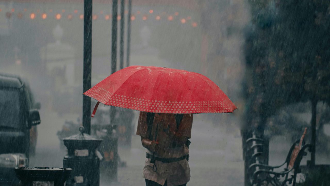 Weather Update Today Heavy Rain Strong Winds Alert In Delhi Uttar Pradesh Punjab Imd Forecast