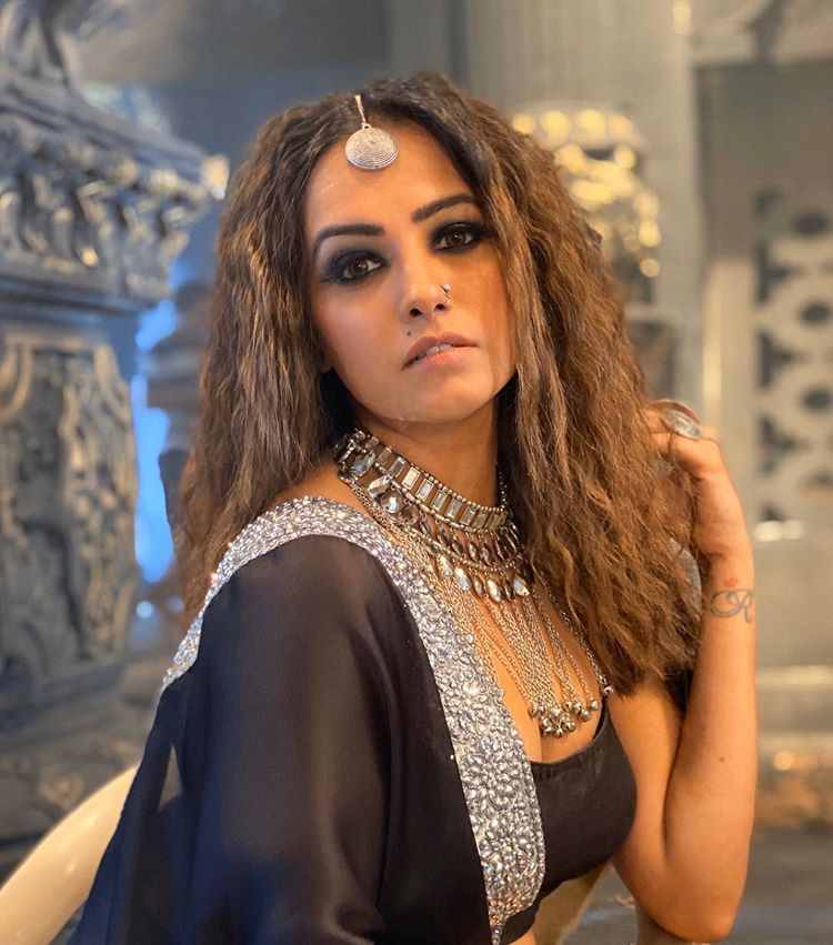 अनिता ने फिल्म 'कुछ तो है' से अपने फिल्मी सफर की शुरुआत की थी। इस फिल्म में अनिता विलेन की भूमिका नज़र आई थीं।  इसके बाद अनिता 'कोई आप सा' और 'कृष्णा कॉटेज' जैसी फिल्मों में नज़र आईं।