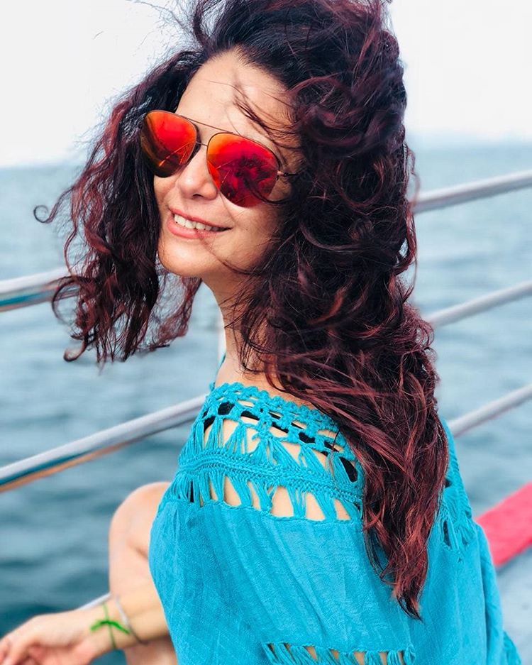 मोना इस शो में जस्सी के किरदार में नज़र आई थी। इस शो से वह काफी पॉपुलर हो&nbsp;गई थीं।