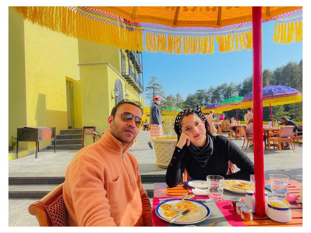 टीवी एक्ट्रेस अंकिता लोखंडे (Ankita Lokhande) और उनके बॉयफ्रेंड विक्की जैन एक साथ समय बिताते दिखाई दिए।(फोटो साभार- @Ankita Lokhande)