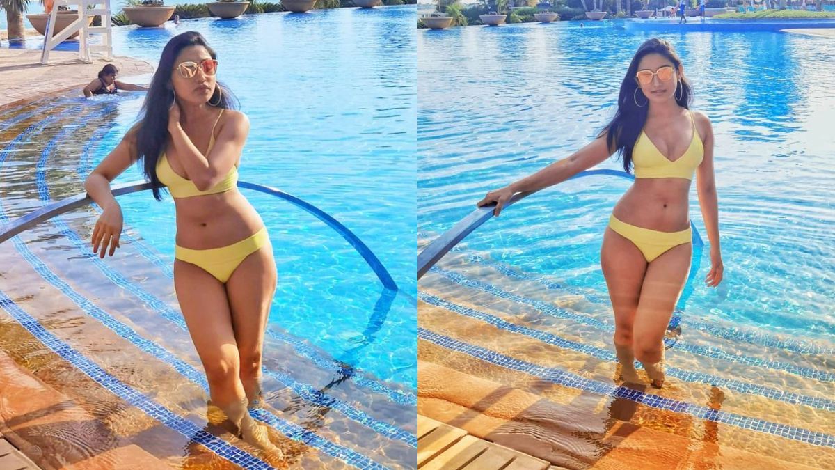 Donal Bisht Hot Bikini photos: टीवी की बोल्ड अदाकारा डोनल बिष्ट (Donal Bisht) बहुत जल्द साउथ सिनेमा में कदम रखने जा रही हैं। &lsquo;डीटीएस&rsquo; के जरिए अदाकारा साउथ इंडस्ट्री में धमाकेदार एंट्री करने वाली है। अपनी नई पारी शुरू करने से पहले डोनल बिष्ट ने सोशल मीडिया पर बिकिनी फोटोज पोस्ट कर तहलका मचा दिया हैं। इन तस्वीरों में अदाकारा येलो कलर की बिकिनी में दिखाई दी। डोनल बिष्ट का यह अंदाज उनके फैंस को काफी पसंद आ रहा हैं। आप भी देखें इन बोल्ड तस्वीरों को- (फोटो साभार- @ Donal Bisht)