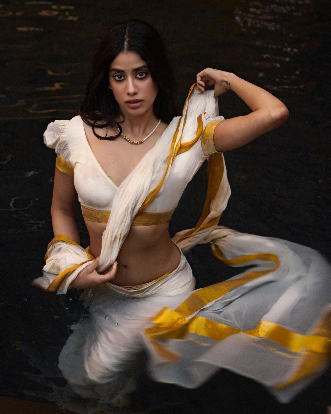 Janhvi Kapoor Pics