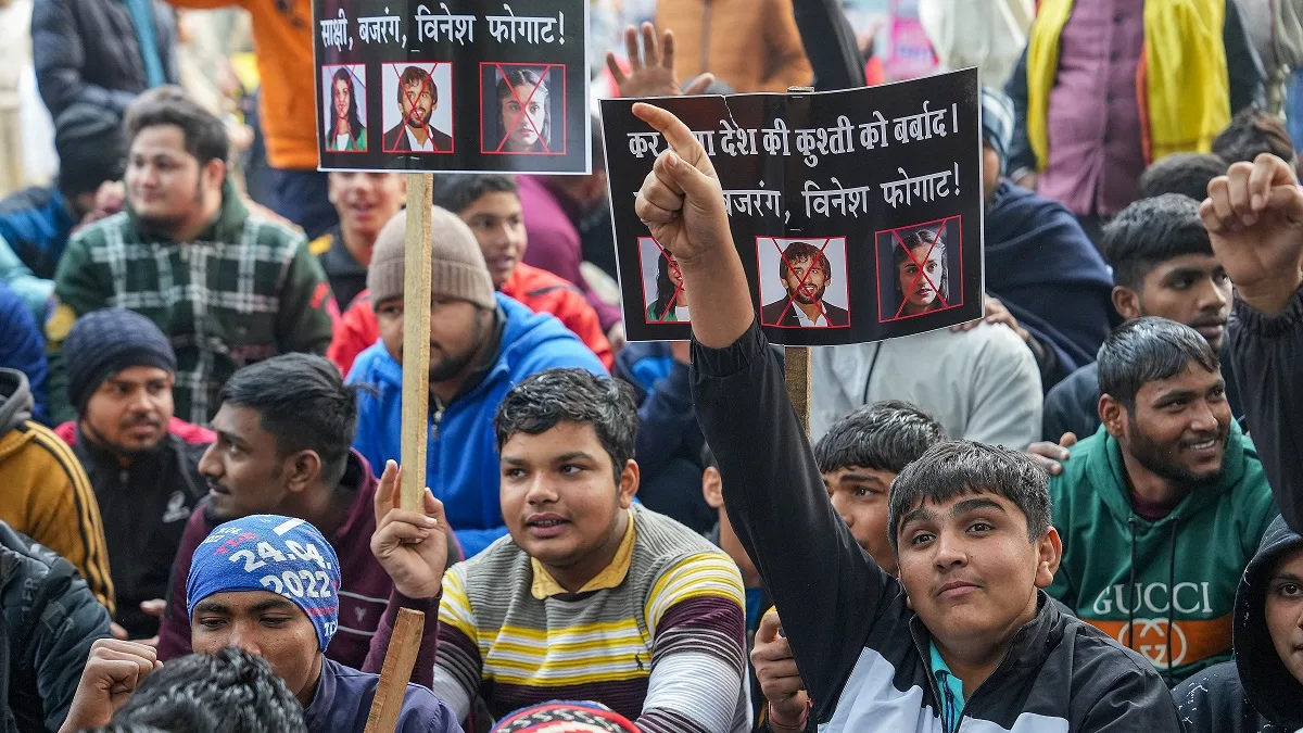 Young wrestlers protest against Punia, Malik