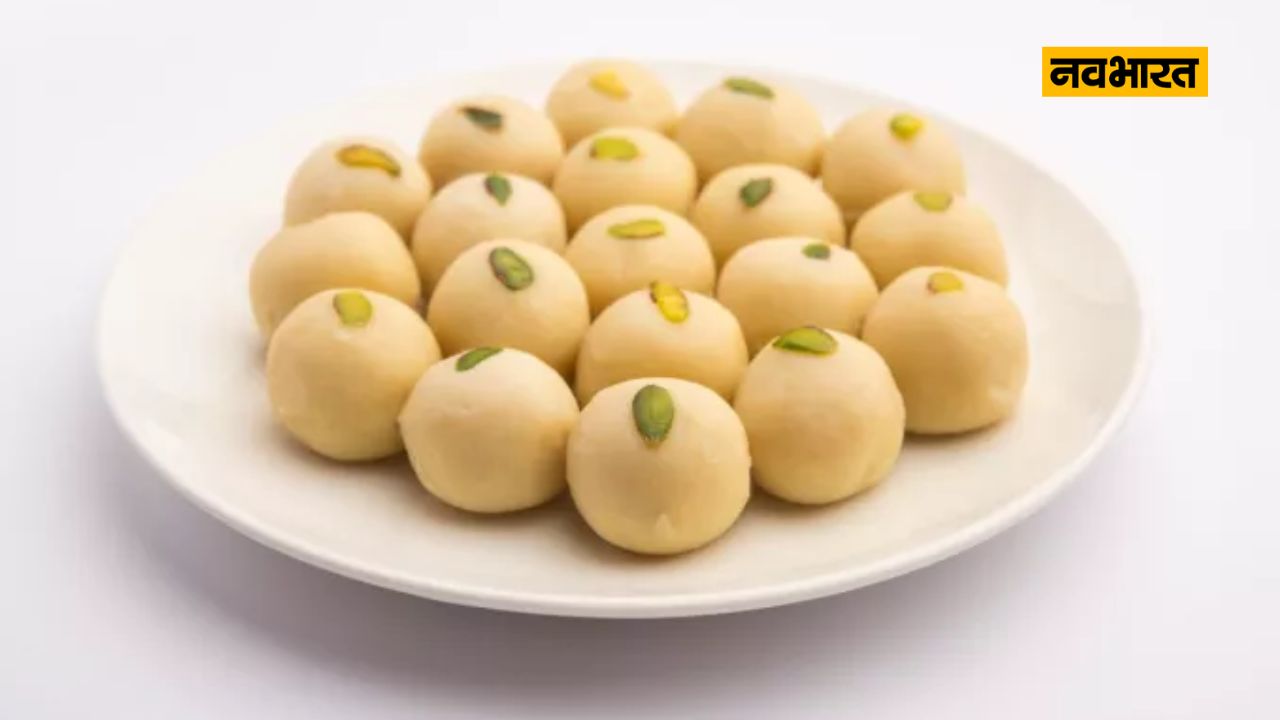 2- दूध से बनी मिठाइयों का भोग -आज दुर्गाष्टमी पर माता दुर्गा को भोग के तौर पर आप दूध से बनी मिठाइयों का भोग लगा सकते है। कहते है इस प्रसाद का भोग लगाने से धन और सुख-समृद्धि की प्राप्ति होती है।