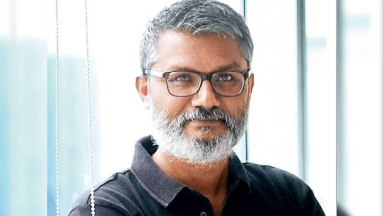 मीडिया रिपोर्ट्स के मुताबिक, नितेश तिवारी एक बड़े प्रोजेक्ट में शामिल हैं, हालांकि उसके बारे में अभी तक कोई ऑफिशियल घोषणा नहीं की गई है। नितेश तिवारी की फिल्मों में इमोशंस के साथ ही कमर्शियल अपील होती है।