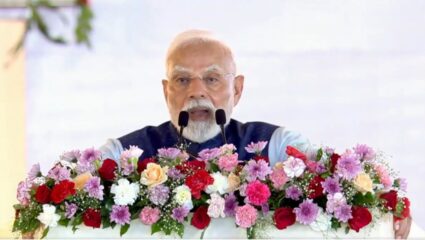 ‘संविधान को सिर पर रखकर नाचने वाले लोग…’, पीएम मोदी ने विपक्ष पर साधा निशाना