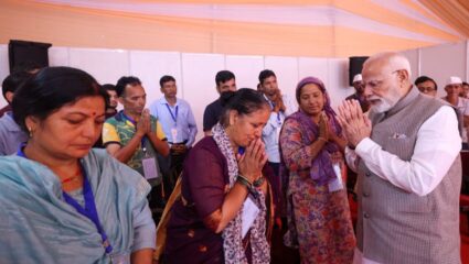 उत्तराखंड आपदा: PM मोदी ने प्रभावित इलाकों का लिया जायजा, 1200 करोड़ देने का किया ऐलान