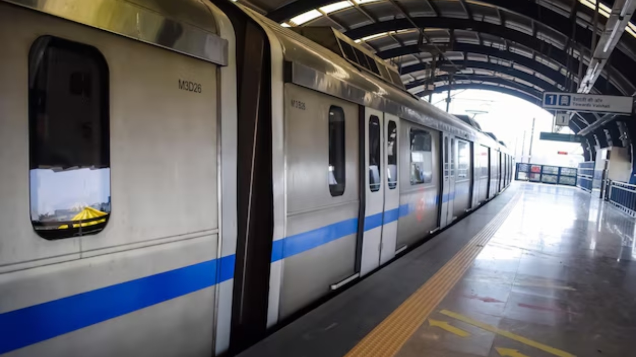 मेट्रो से उतरते ही मिलेगी कैब-ऑटो-बाइक टैक्सी, DMRC की नई सेवा से यात्रियों की बड़ी टेंशन खत्म