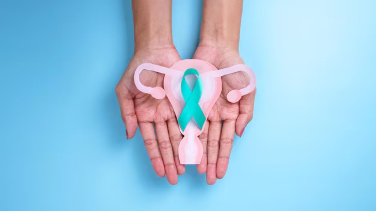 सावधान! महिलाओं में तेजी से बढ़ रहे हैं सर्वाइकल कैंसर के मामले, क्या आपको भी दिख रहे हैं ये लक्षण?