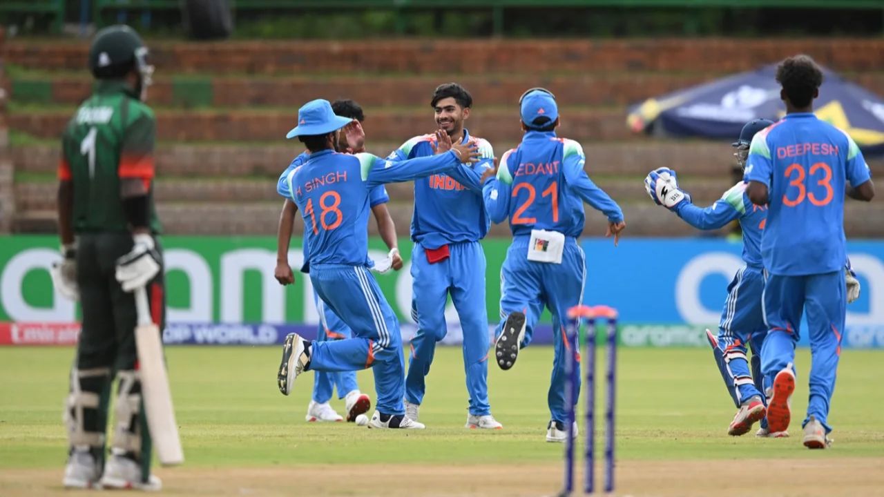 Under-19 World Cup: भारतीय शेरों ने बंग्लादेशी टाइगर्स के जबड़े से छीनी जीत, भारत ने 18 रनों से जीता मुकाबला