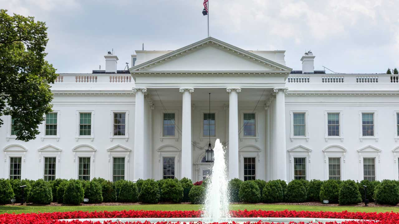 us president Salary’s : అమెరికా అధ్యక్షుడి జీతం ఎంతంటే? us president Salary’s : అమెరికా అధ్యక్షుడి జీతం ఎంతంటే?