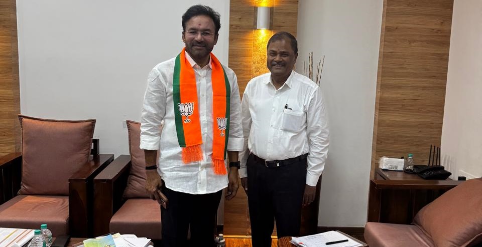 టీచర్ల సమస్యలపై పోరాటం చేస్తా: మల్క కొమరయ్య