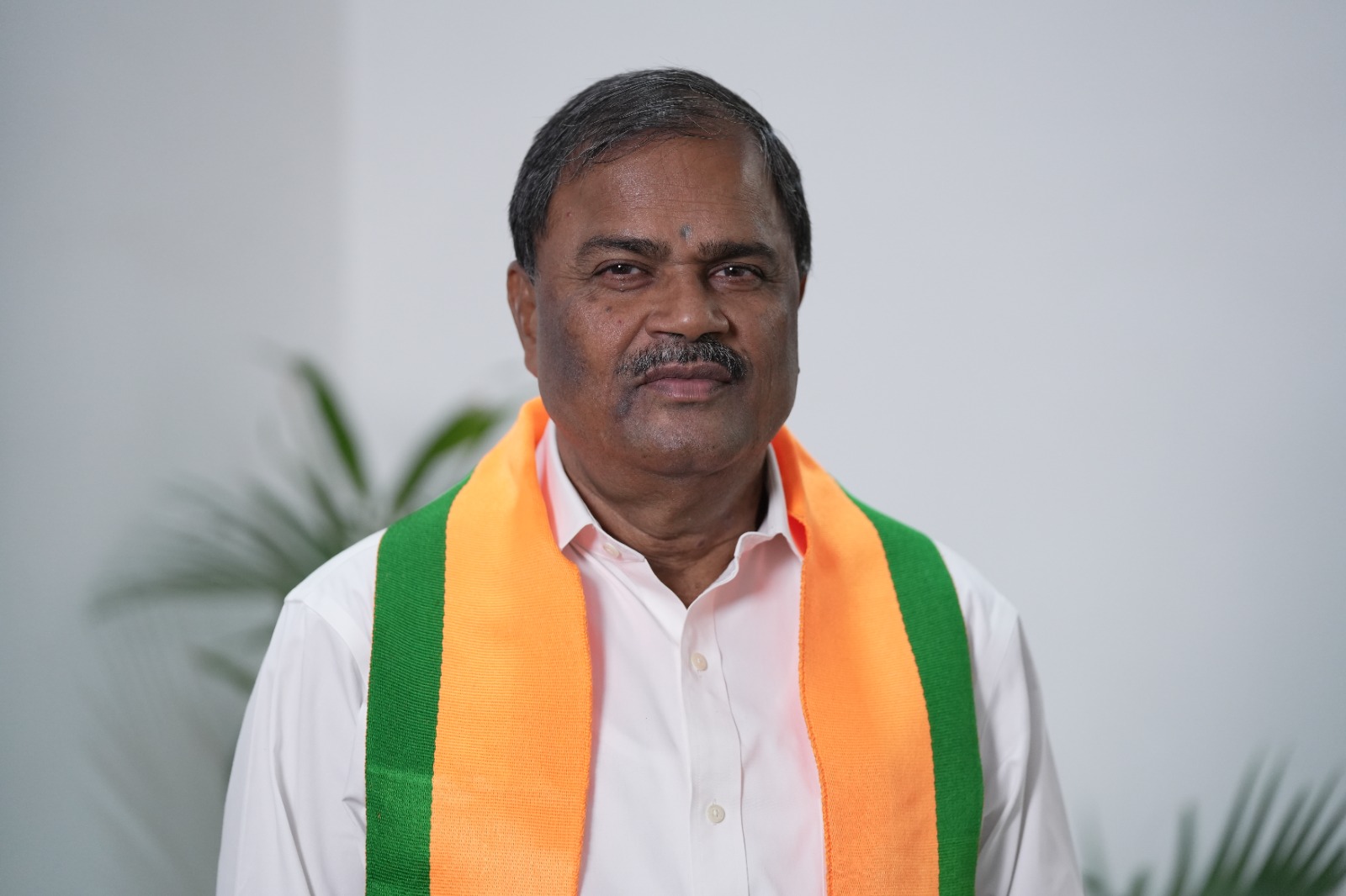 విద్యావేత్త మల్క కొమరయ్యను వరించిన ఎమ్మెల్సీ టికెట్​