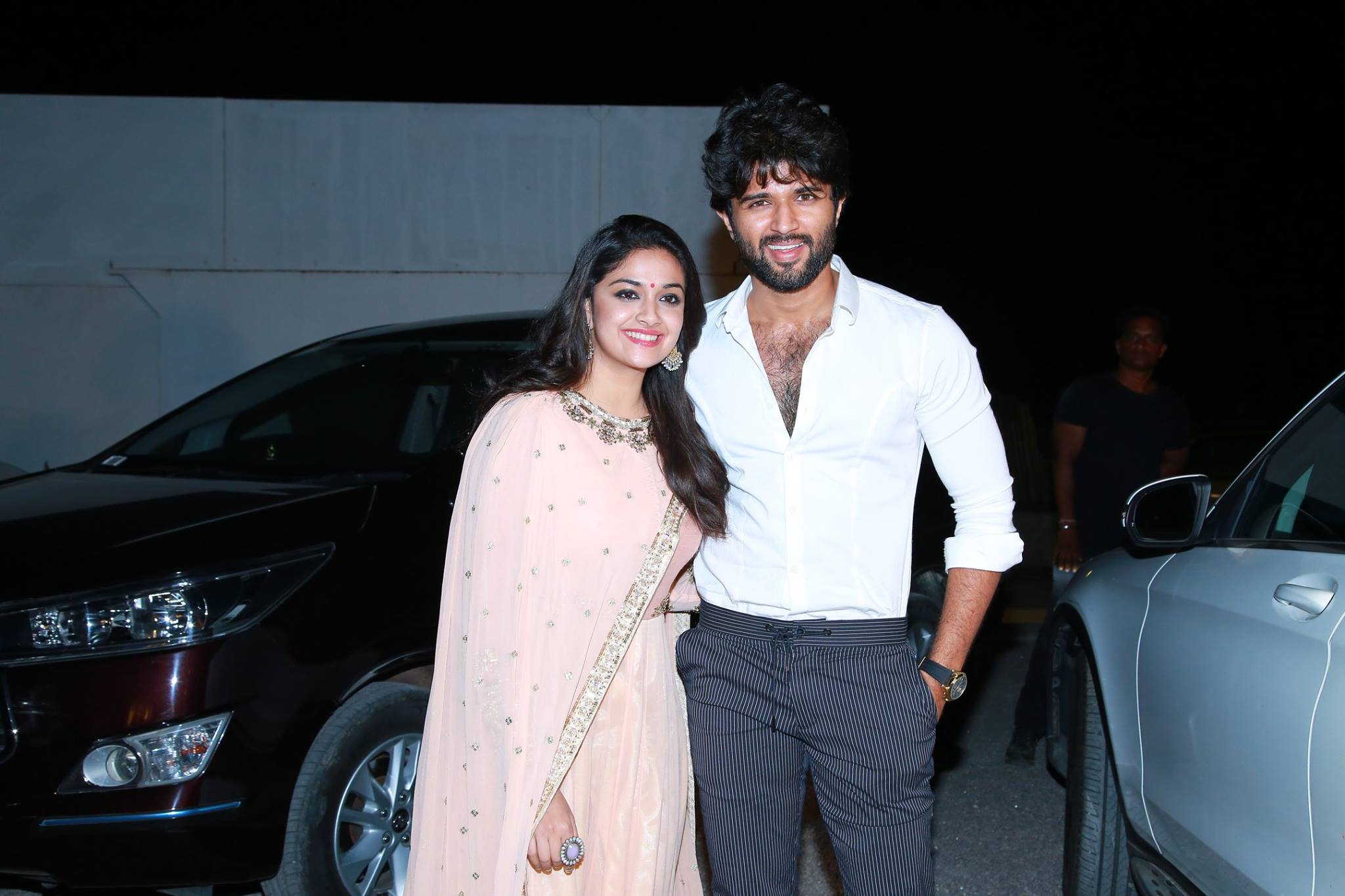 రౌడీబాయ్తో మహానటి రొమాన్స్ రౌడీబాయ్తో మహానటి రొమాన్స్
