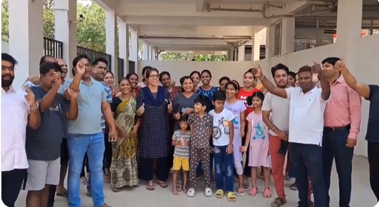 TQ HYDRA: ఉదయం కూల్చివేత.. సాయంత్రానికి సీసీ రోడ్డు TQ HYDRA: ఉదయం కూల్చివేత.. సాయంత్రానికి సీసీ రోడ్డు