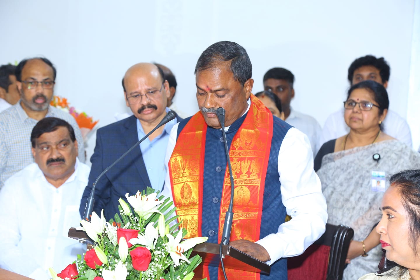 టీచర్ల సమస్యల పరిష్కారం కోసం పోరాడుతా: మల్క కొమరయ్య