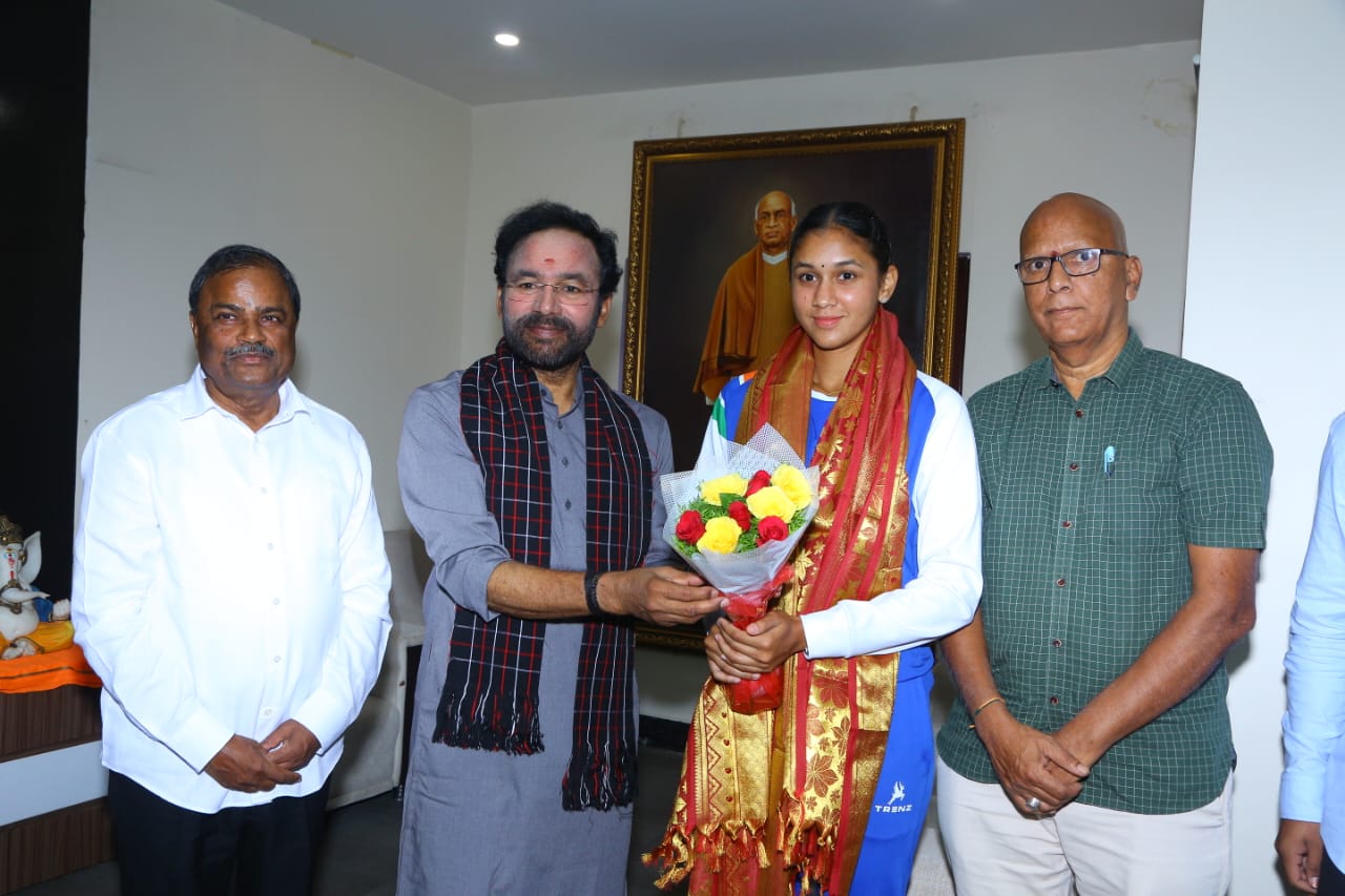 శ్రీవల్లి అంతర్జాతీయ స్థాయికి ఎదగాలి