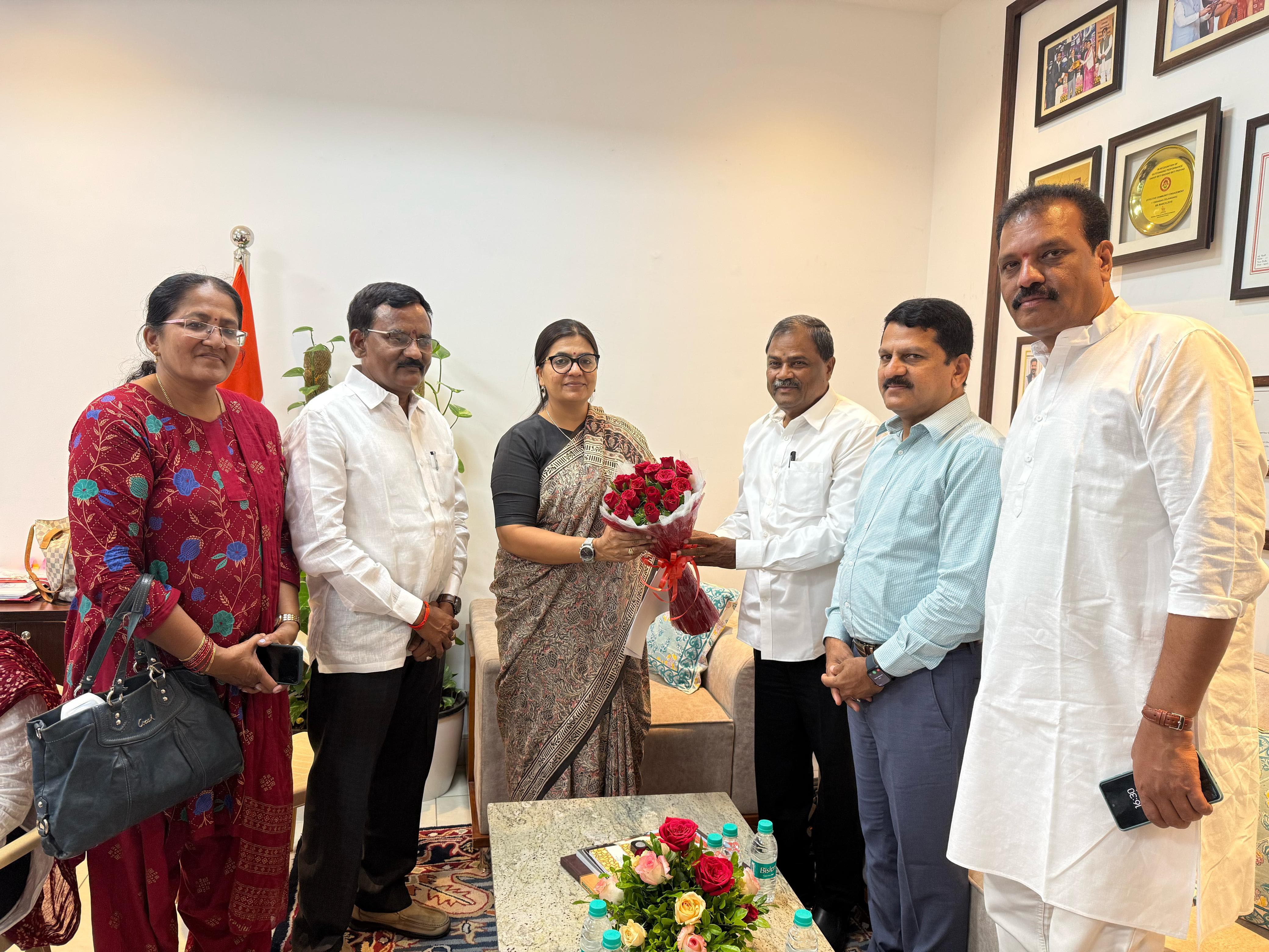 పదోన్నతులు కల్పించాలి: ఎమ్మెల్సీ మల్క కొమరయ్య పదోన్నతులు కల్పించాలి: ఎమ్మెల్సీ మల్క కొమరయ్య
