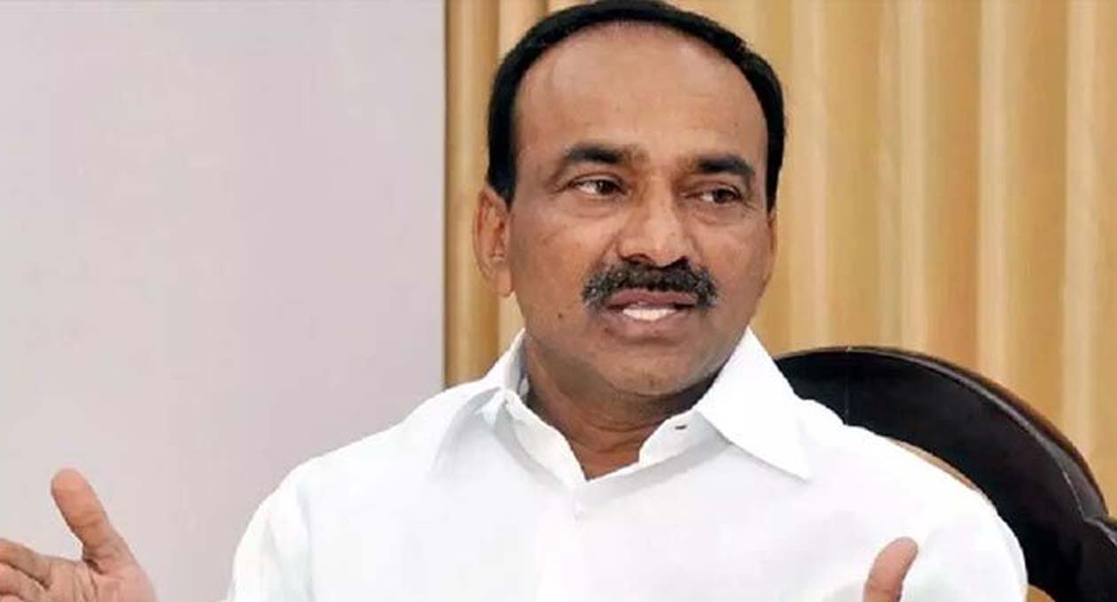 ఫోన్ ట్యాపింగ్ కేసు పై ఈటల సంచలన వ్యాఖ్యలు ఫోన్ ట్యాపింగ్ కేసు పై ఈటల సంచలన వ్యాఖ్యలు