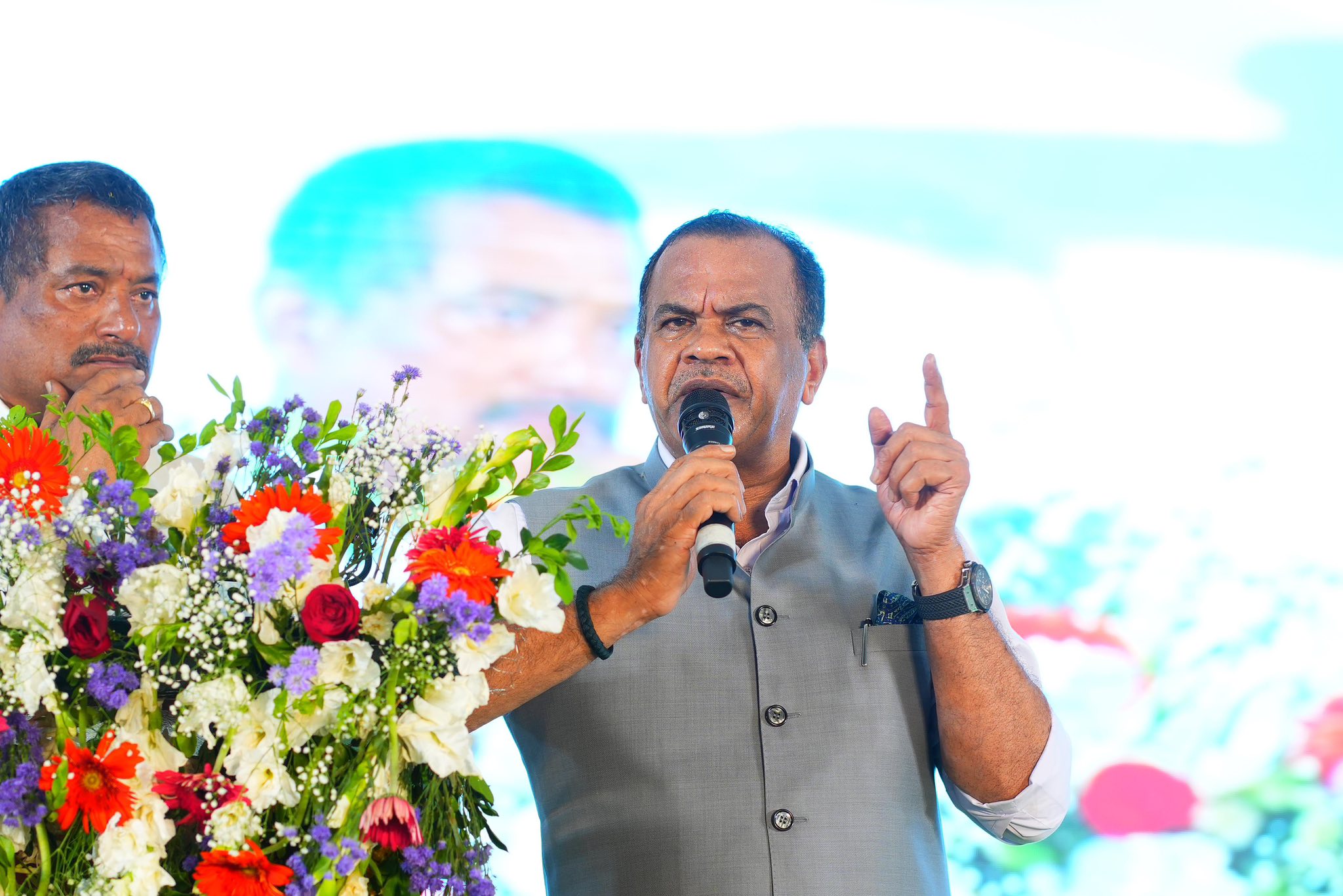 మంత్రి కోమటిరెడ్డి వెంకటరెడ్డి శపదం.! మంత్రి కోమటిరెడ్డి వెంకటరెడ్డి శపదం.!