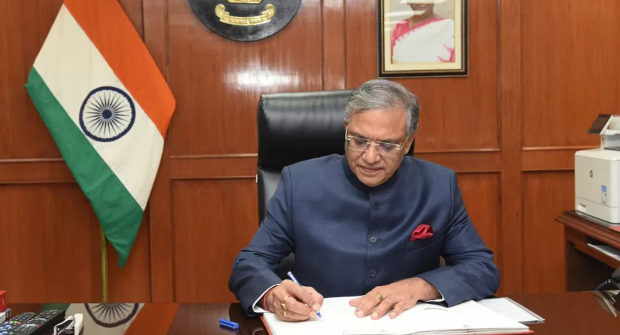 ప్రధాన ఎన్నికల కమీషనర్ జ్ఞానేశ్ కుమార్ పై అవిశ్వాస తీర్మానం