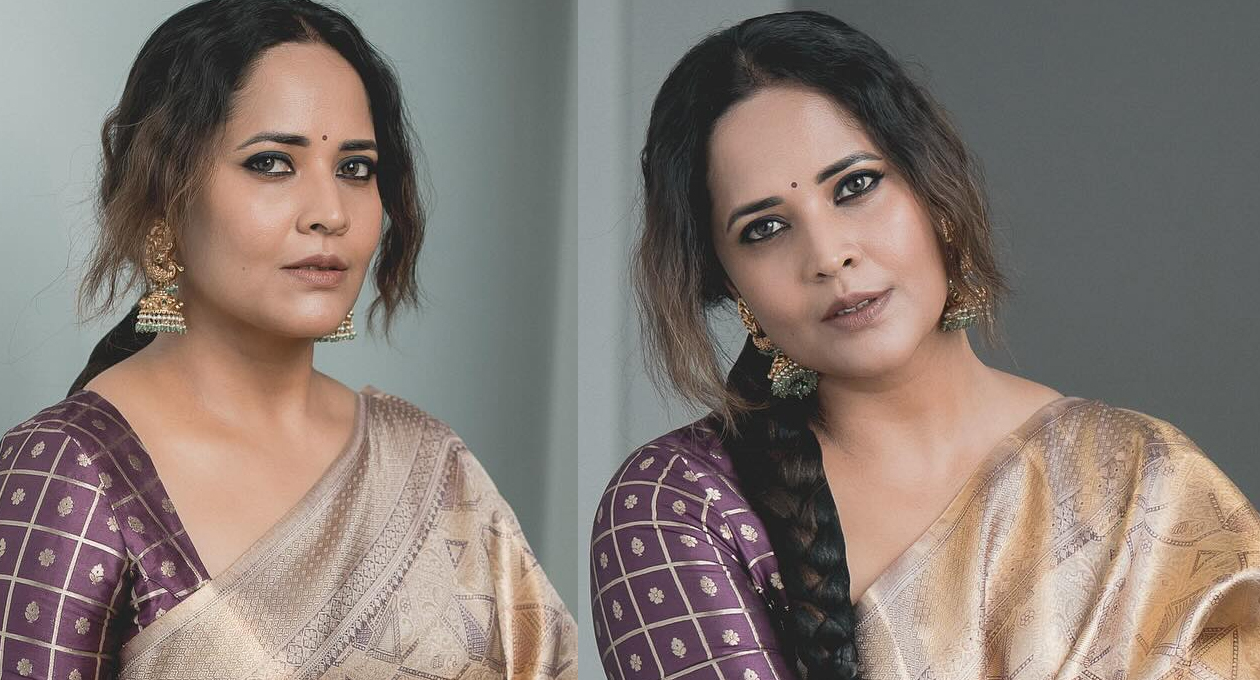 శారీలో మెరిసిపోతున్న అనసూయ..!