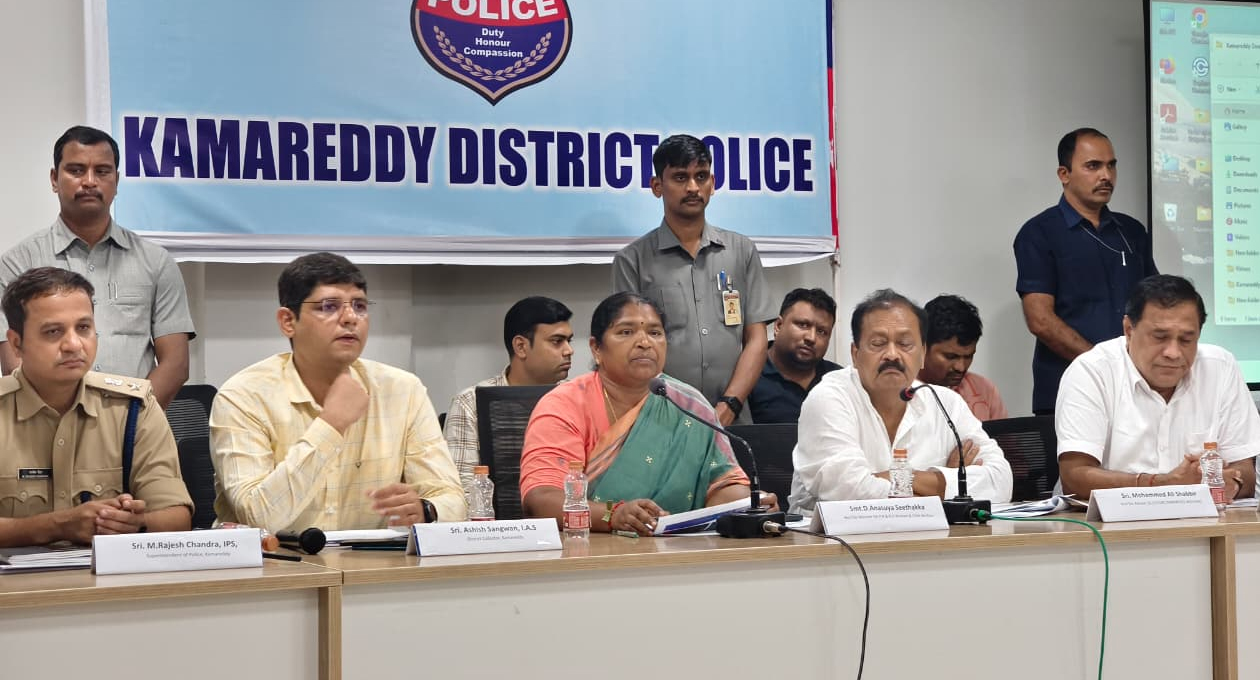 భారీ వర్షాలతో పంచాయితీ రాజ్ రహదారుల్లో రూ.374 కోట్ల నష్టం- మంత్రి సీతక్క