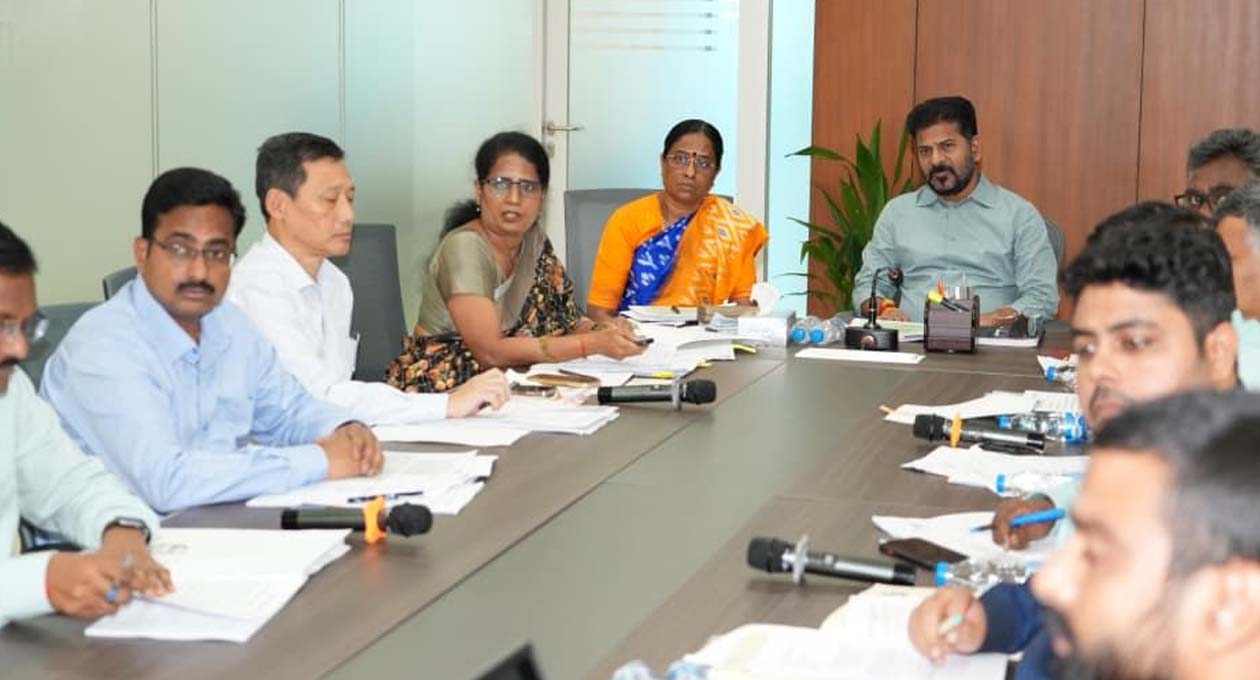 ఎకో టూరిజం అభివృద్ధిపై దృష్టి సారించాలి -సీఎం రేవంత్ రెడ్డి..! ఎకో టూరిజం అభివృద్ధిపై దృష్టి సారించాలి -సీఎం రేవంత్ రెడ్డి..!