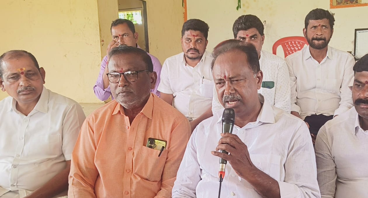 ఆలయ అభివృద్ధి పనులను పూర్తి చేయాలి -ఎమ్మెల్యే  గండ్ర సత్యనారాయణ రావు