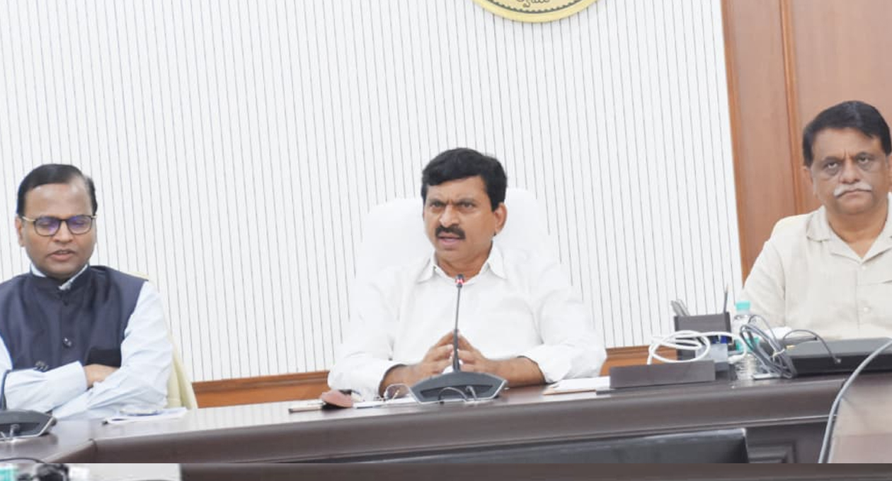 జ‌ర్న‌లిస్టుల స‌మ‌స్య‌ల‌పై మంత్రి పొంగులేటి స‌మీక్ష‌
