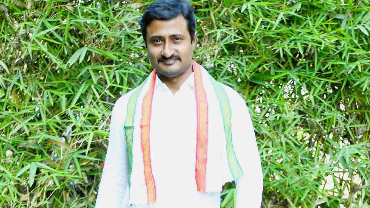 వచ్చే సీజన్ కోసం కూలైన్లల్లో రైతులు -ఎంపీ రఘువీరారెడ్డి