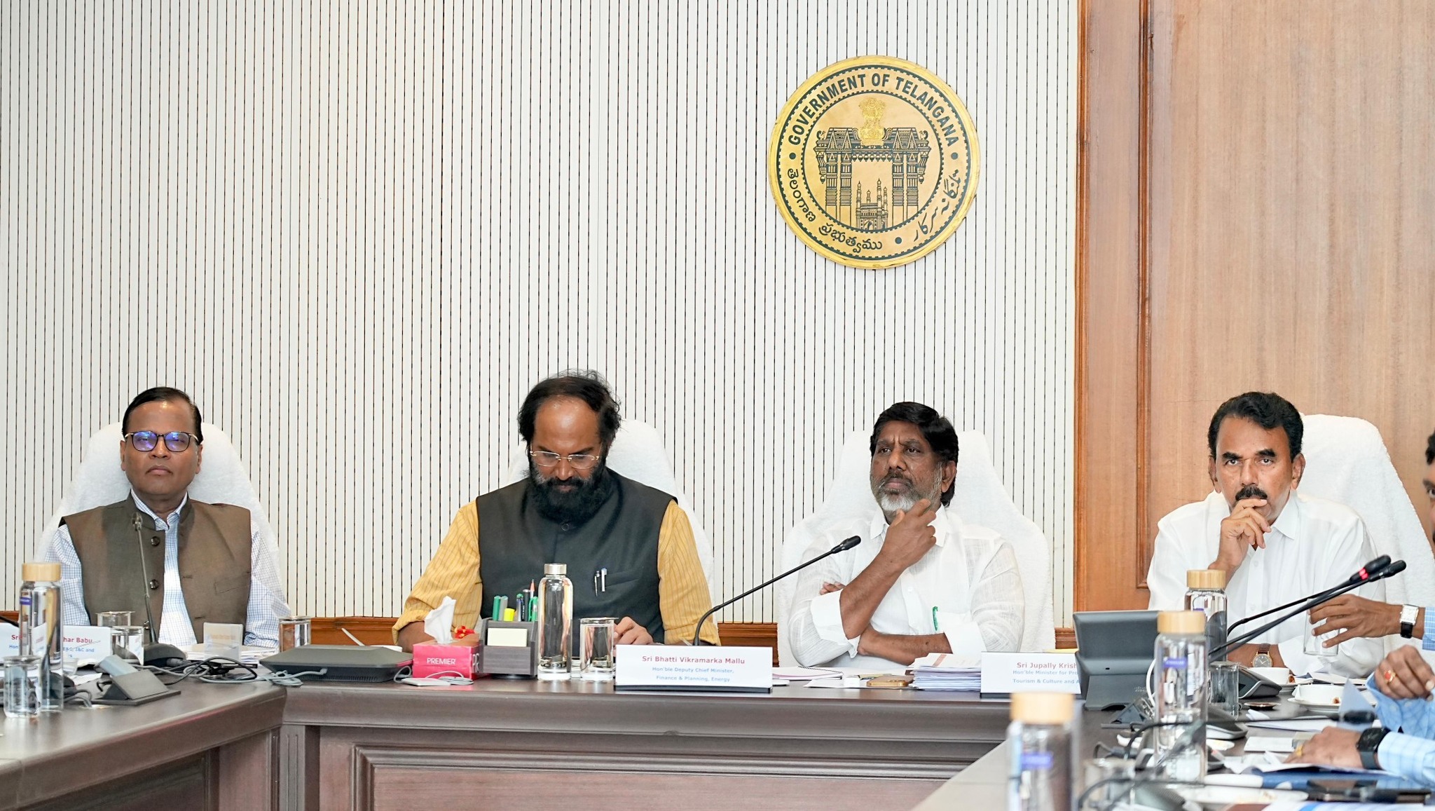 ఇసుక ద్వారా రాష్ట్రానికి ఆదాయం -మంత్రి ఉత్తమ్ ఇసుక ద్వారా రాష్ట్రానికి ఆదాయం -మంత్రి ఉత్తమ్