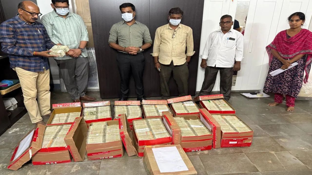 AP Liquor Scam: ఏపీ లిక్కర్ స్కామ్ కేసులో రూ. 11 కోట్లు సీజ్