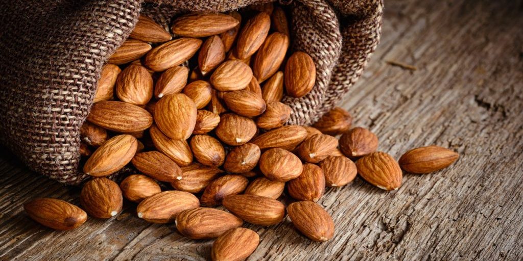 బాదంను పోషకాల గనిగా పిలుస్తారు.