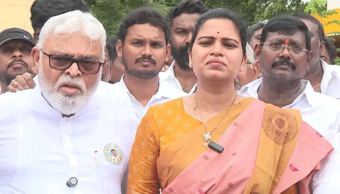 Ambati Rambabu: చంద్రబాబు దుష్ట పాలనను అంతం చేస్తాం: అంబటి, విడదల రజిని సంచలన వ్యాఖ్యలు