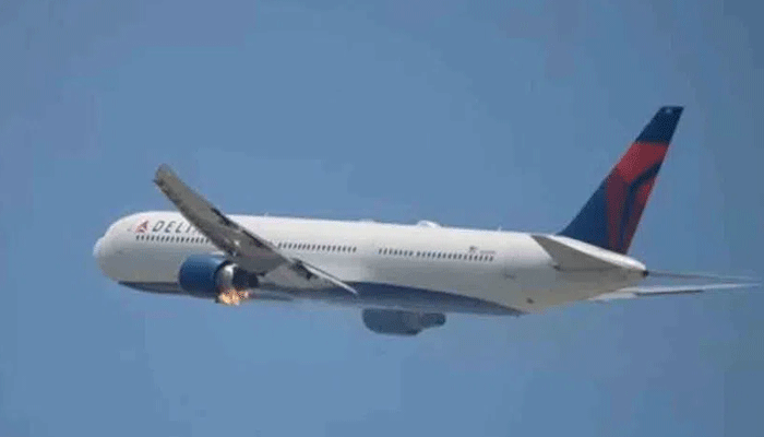 Boeing 767: గాల్లో ఉండగానే ఇంజిన్‌లో మంటలు.. బోయింగ్‌ విమానానికి తప్పిన ప్రమాదం