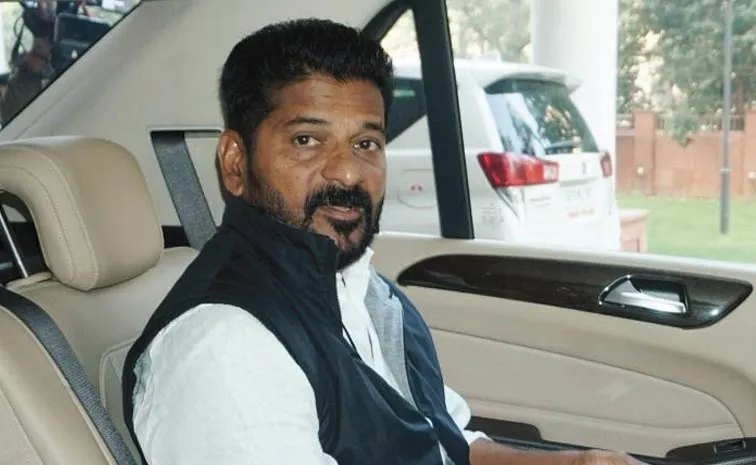 CM Revanth Reddy: ఢిల్లీకి వెళ్లనున్న సీఎం రేవంత్ రెడ్డి.. కాంగ్రెస్ అగ్రనేత సోనియాగాంధీతో కీలక భేటీ!