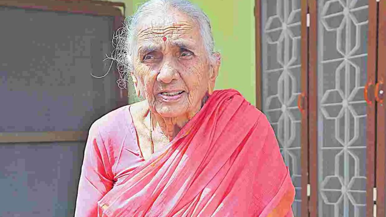 Telangana: సాయుధ పోరాట యోధురాలు దొడ్డా పద్మ కన్నుమూత
