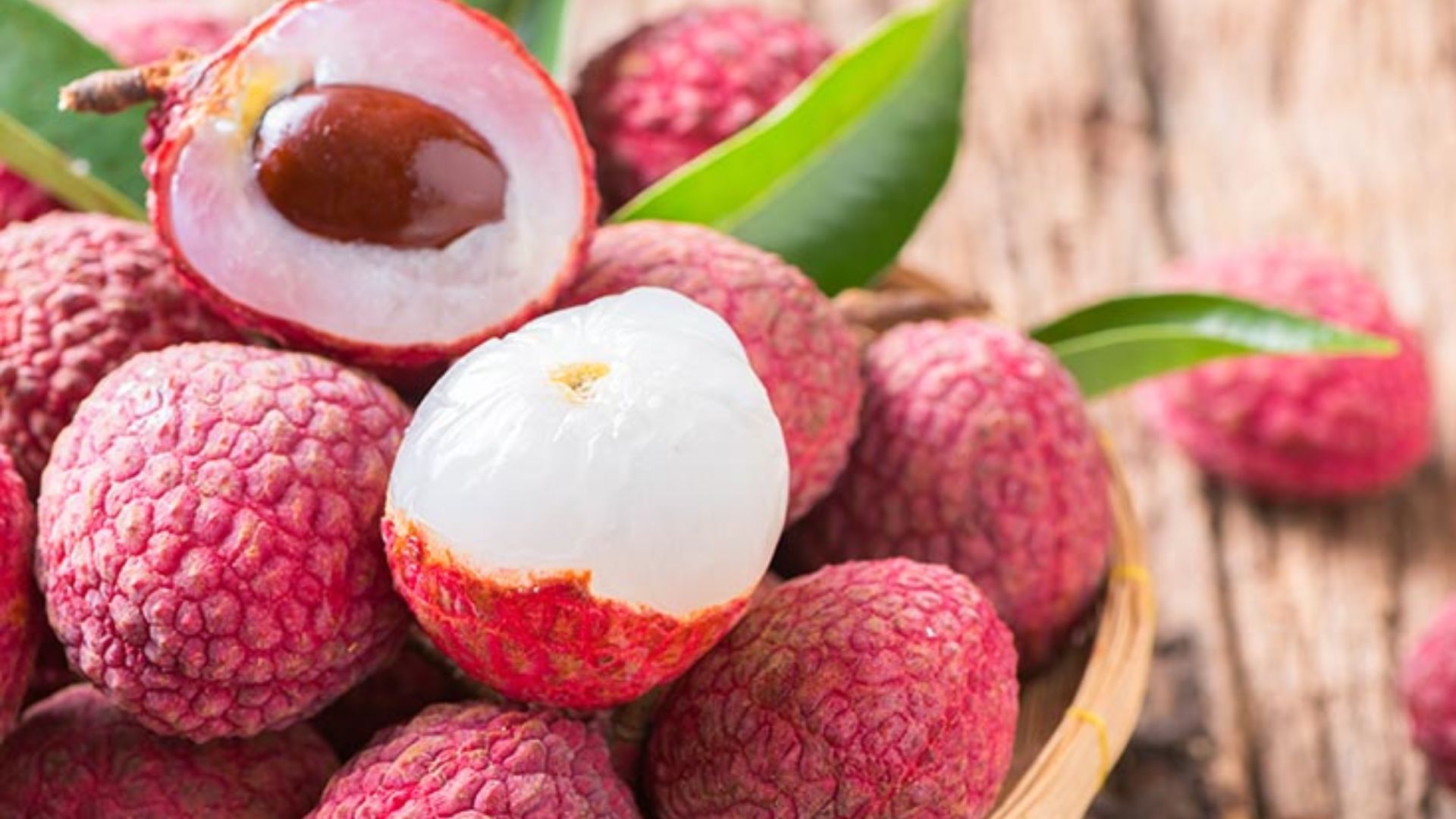 Litchi Fruit: అతిగా లిచీ పండ్లు తింటున్నారా?