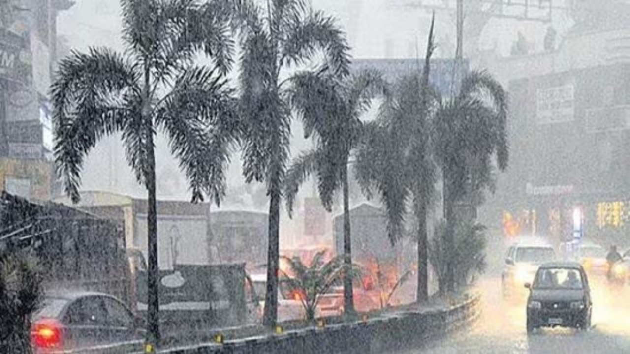 Heavy Rain In Hyderabad: హైదరాబాద్ లో దంచికొడుతున్న వర్షం