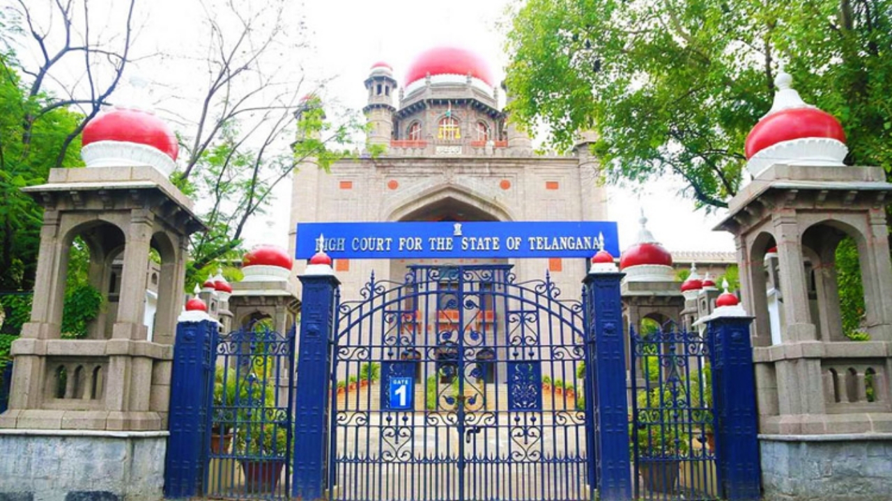 High Court: విజయ్ దేవరకొండ పిటిషన్ పై ముగిసిన వాదనలు